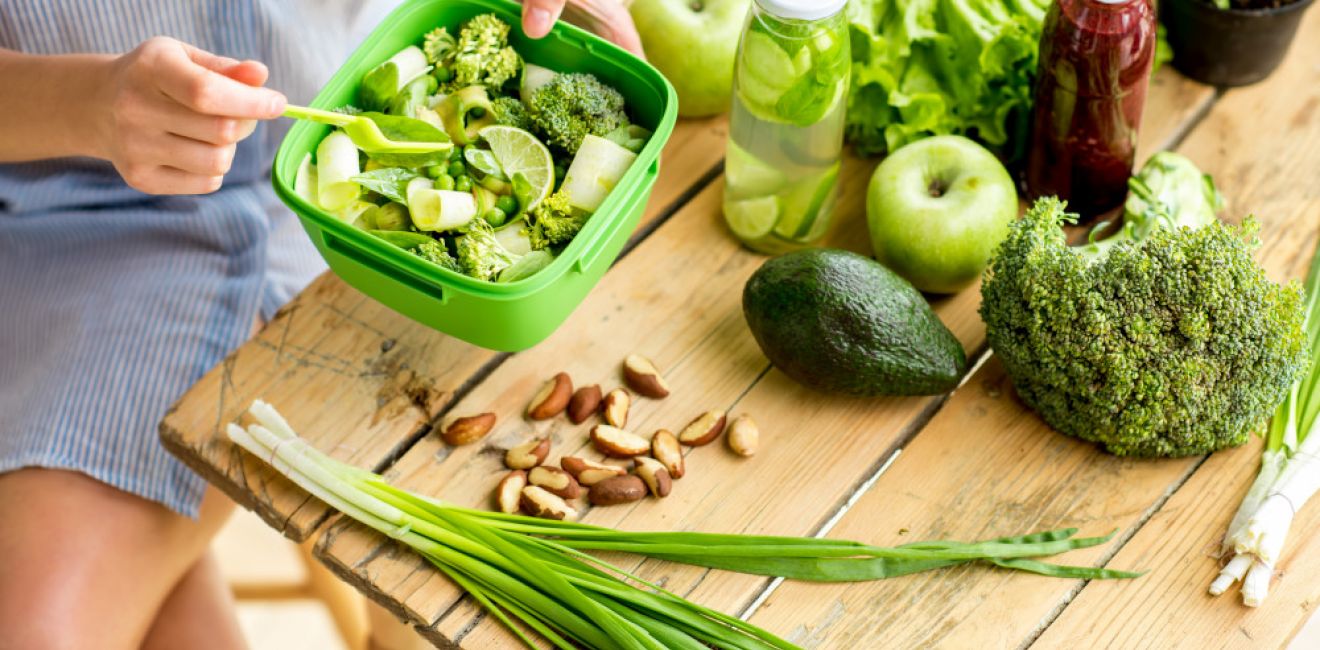 Estado nutricional e hábitos alimentares de dependentes químicos em tratamento ambulatorial
