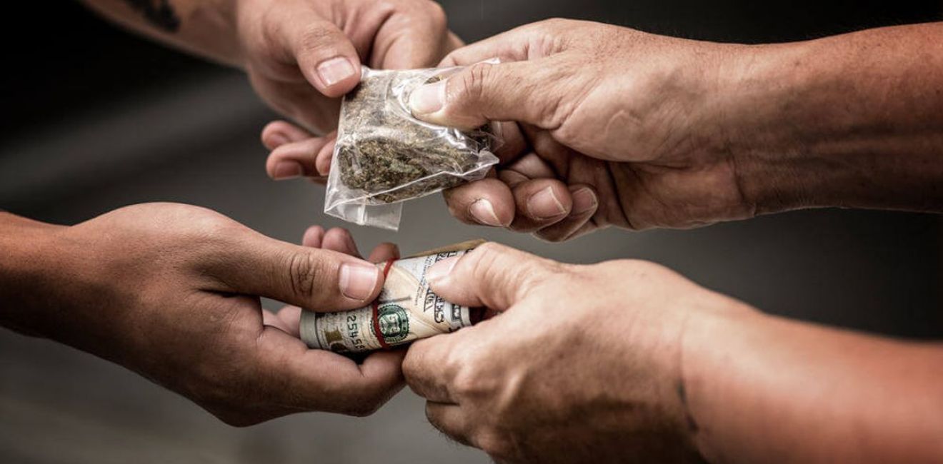 Tráfico de drogas: uma opção entre escolhas escassas