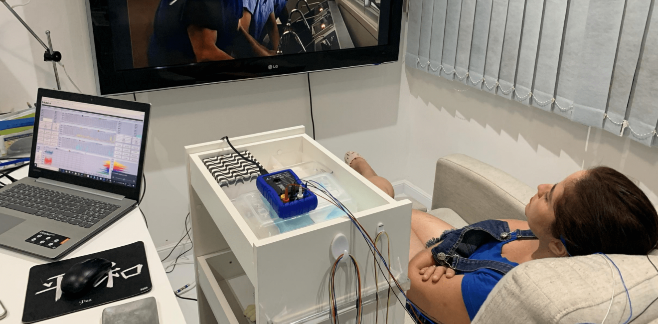 Biofeedback de Coerência Cardíaca em Tempo Real para Controle de Desejos de Substâncias Químicas.
