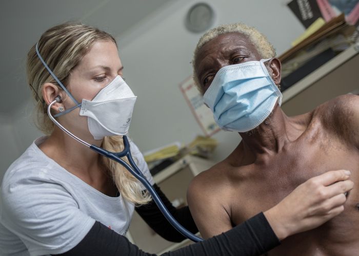 Impacto do Uso de Crack na Incidência de Tuberculose em Pacientes Vulneráveis