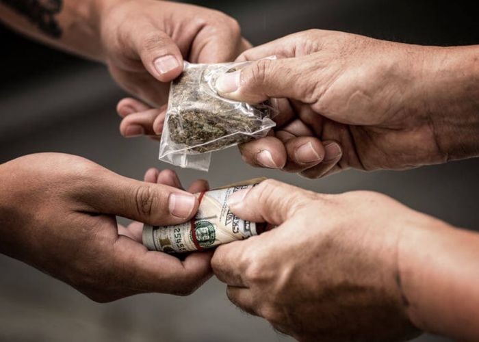 Tráfico de drogas: uma opção entre escolhas escassas