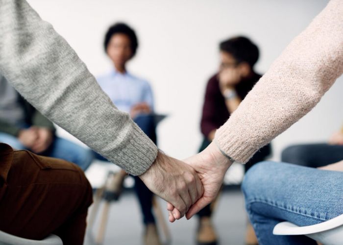 Ouvir, Acolher e Agir: Como Ajudar um Adicto a Falar e Mudar