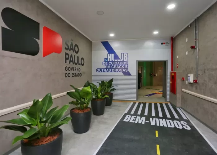 O padrão de uso de drogas por grupos em diferentes fases de tratamento no (CAPS-AD)