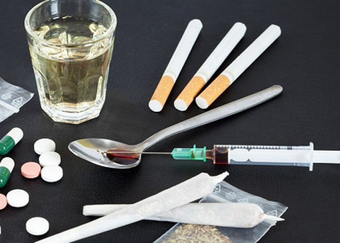 O lugar do Estado na questão das drogas: o paradigma proibicionista e as alternativas